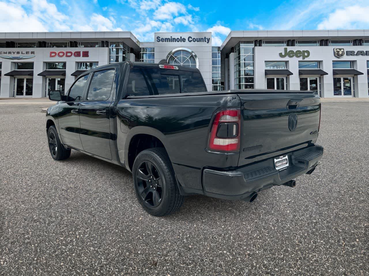 RAM 1500 Big Horn de 2023, cabina doble, tracción 4x4, caja de 1,70 m