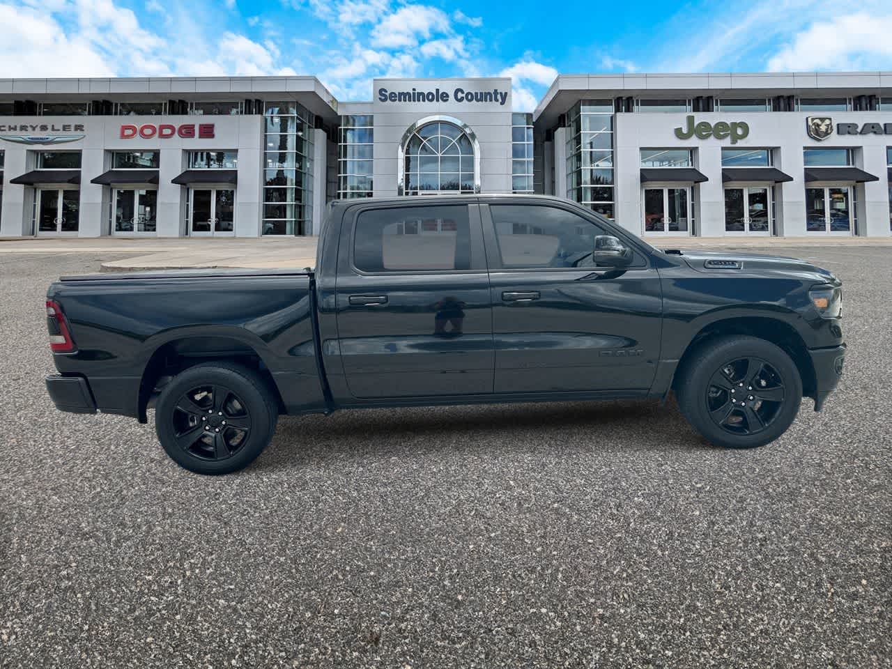 RAM 1500 Big Horn de 2023, cabina doble, tracción 4x4, caja de 1,70 m