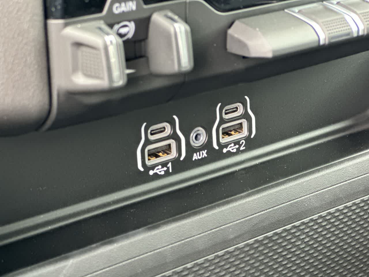 RAM 1500 de 2026, RAM 1500 BIG HORN, cabina doble, 4x4, caja de 5'7'