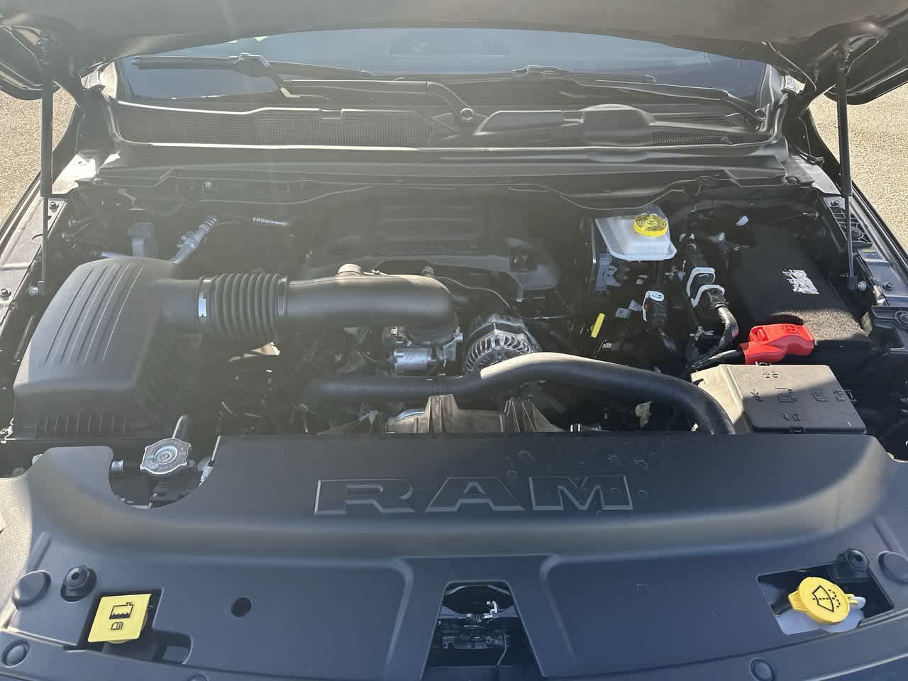 RAM 1500 de 2027, RAM 1500 BIG HORN, CABINA DOBLE, 4X4, CAJA DE 5'7'