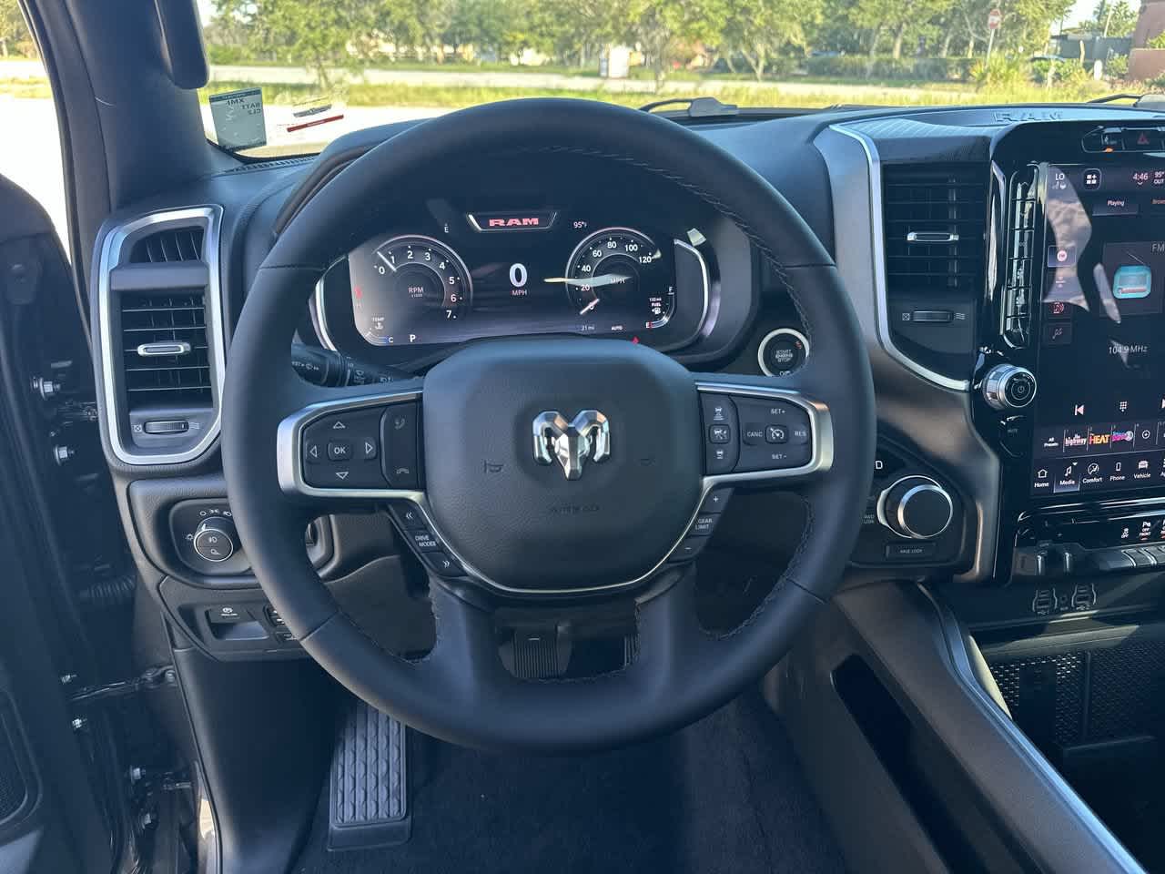 RAM 1500 de 2027, RAM 1500 BIG HORN, CABINA DOBLE, 4X4, CAJA DE 5'7'