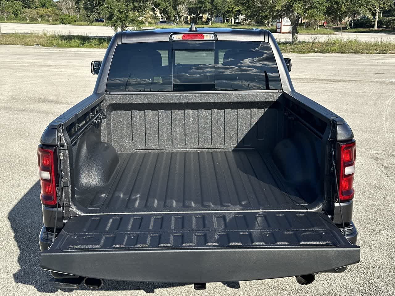 RAM 1500 de 2027, RAM 1500 BIG HORN, CABINA DOBLE, 4X4, CAJA DE 5'7'