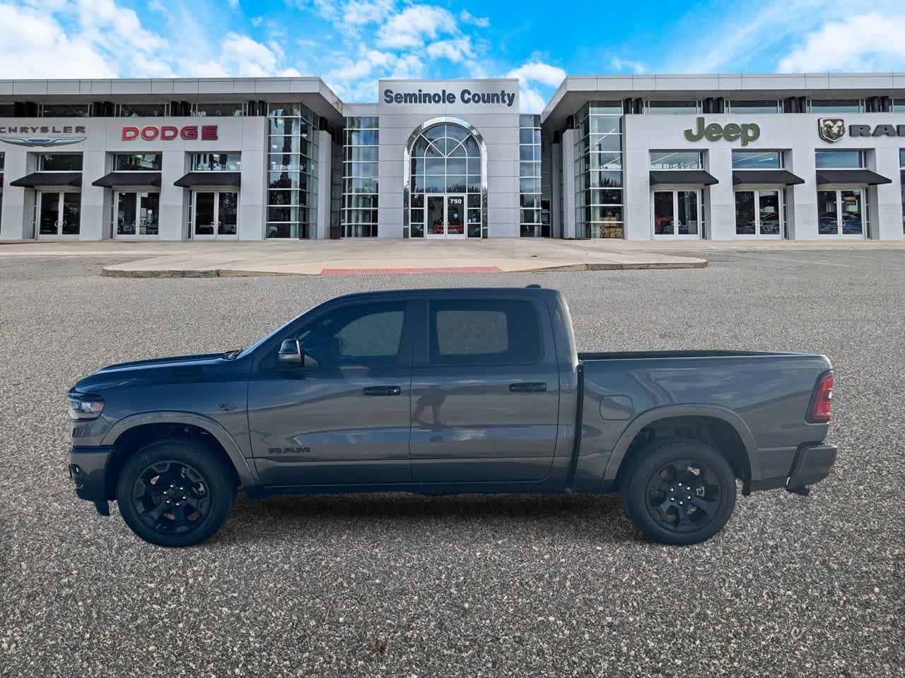 RAM 1500 de 2027, RAM 1500 BIG HORN, CABINA DOBLE, 4X4, CAJA DE 5'7'
