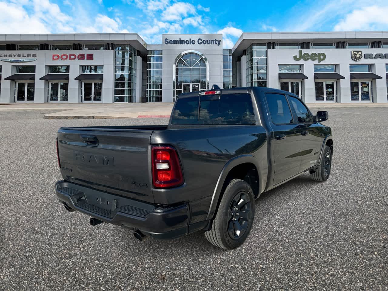 RAM 1500 de 2027, RAM 1500 BIG HORN, CABINA DOBLE, 4X4, CAJA DE 5'7'