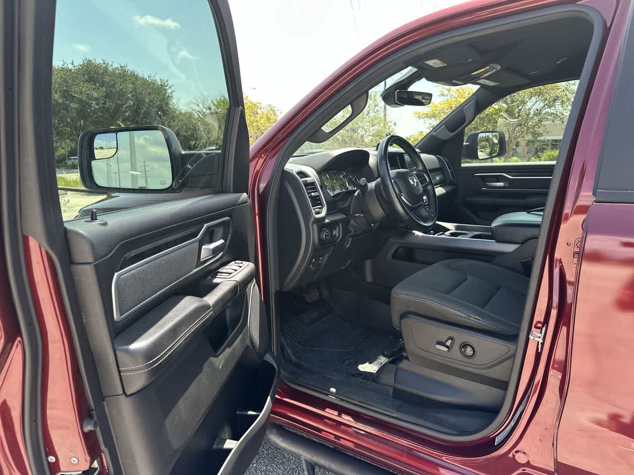 2022 RAM 1500 Big Horn Cabina Doble 4x4 Caja de 5'7''