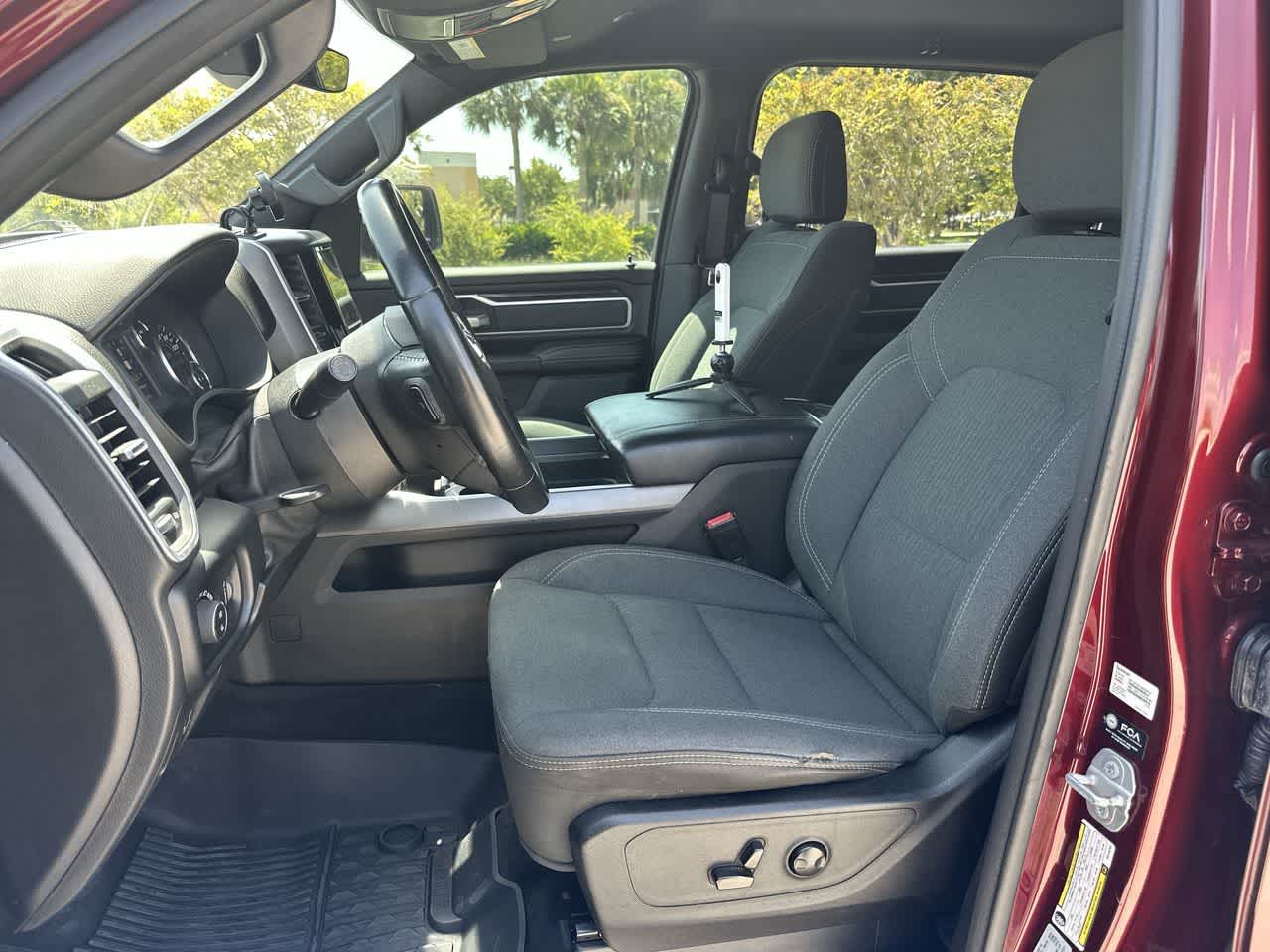 2022 RAM 1500 Big Horn Cabina Doble 4x4 Caja de 5'7''
