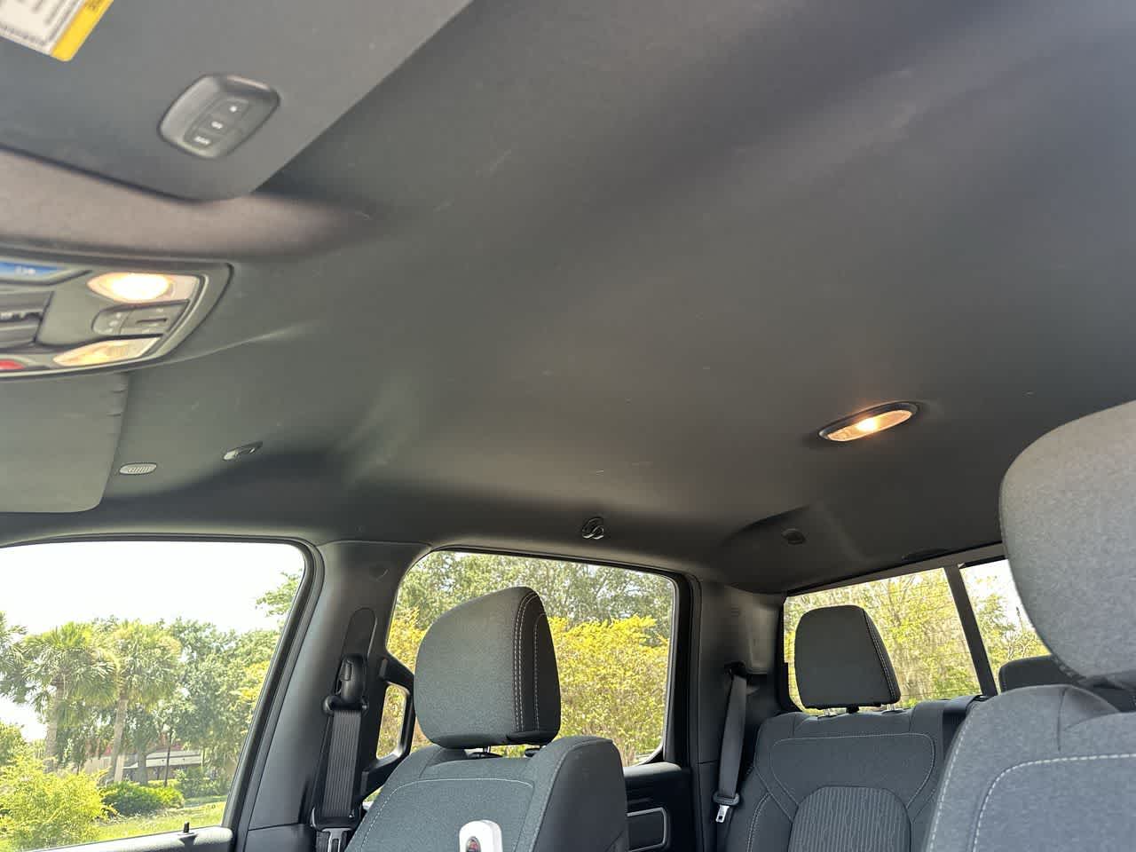 2022 RAM 1500 Big Horn Cabina Doble 4x4 Caja de 5'7''