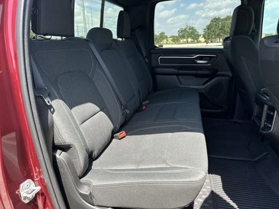 2022 RAM 1500 Big Horn Cabina Doble 4x4 Caja de 5'7''