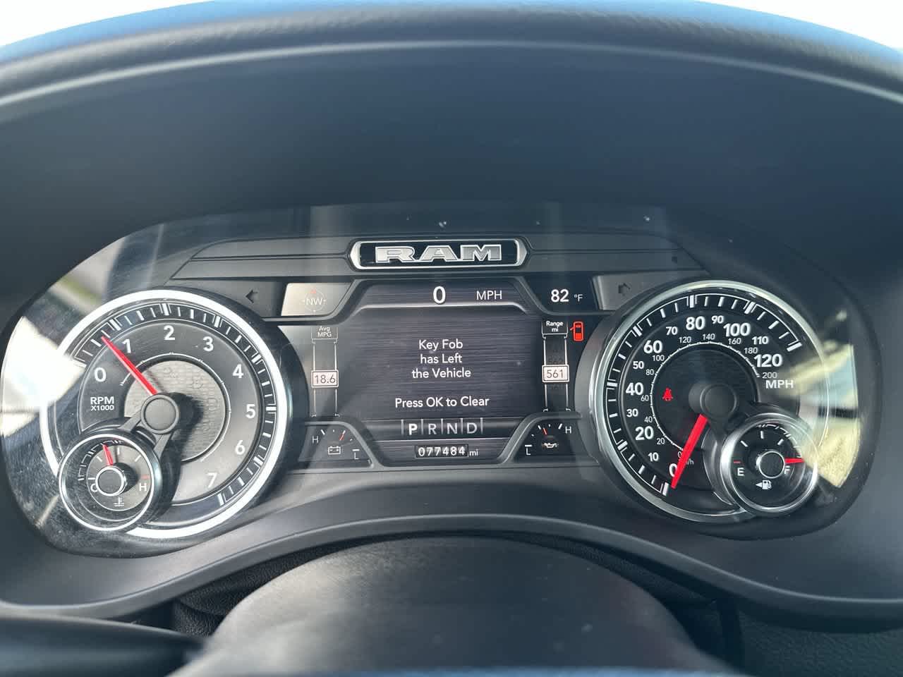 RAM 1500 Big Horn Crew Cab 4x4 de 2021 con caja de 5'7'