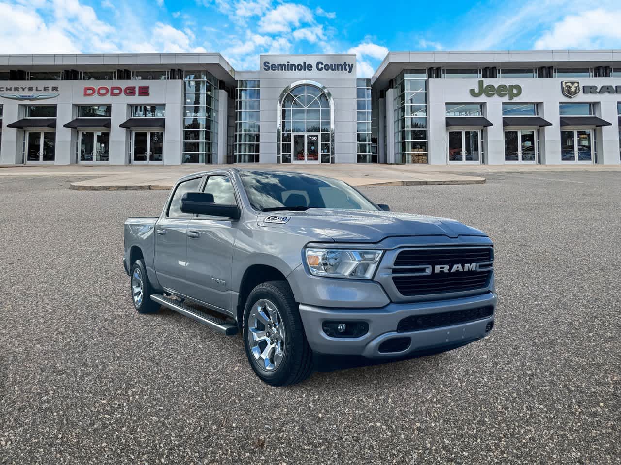 RAM 1500 Big Horn Crew Cab 4x4 de 2021 con caja de 5'7'