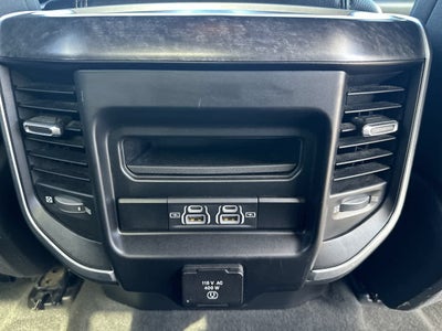 RAM 1500 Big Horn Crew Cab 4x4 de 2021 con caja de 5'7'