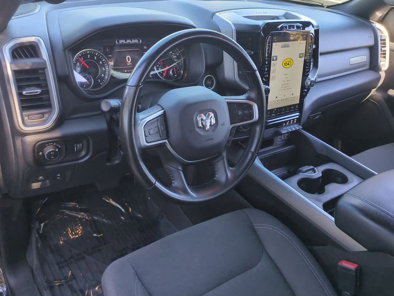 2022 RAM 1500 Big Horn Cabina Doble 4x4 Caja de 5'7''