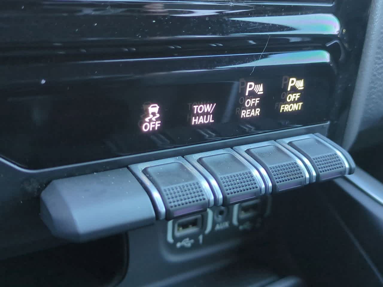 2022 RAM 1500 Big Horn Cabina Doble 4x4 Caja de 5'7''