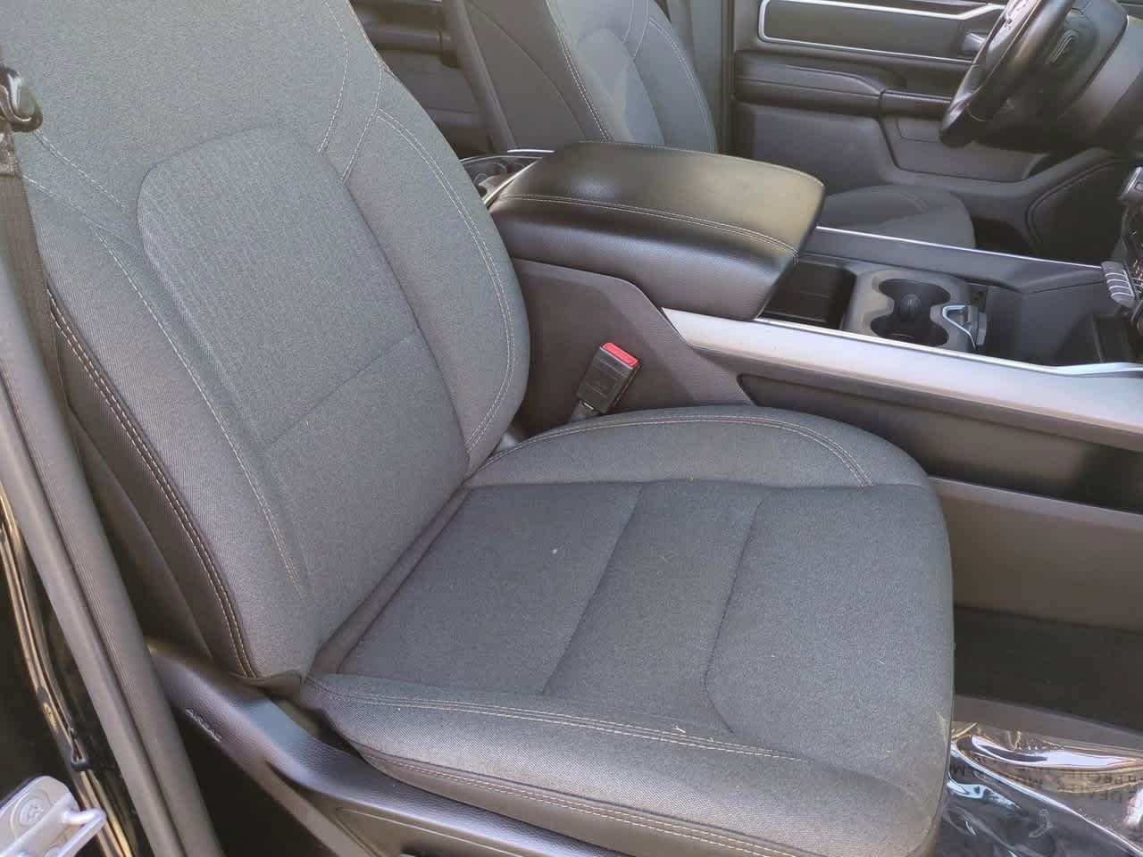 2022 RAM 1500 Big Horn Cabina Doble 4x4 Caja de 5'7''