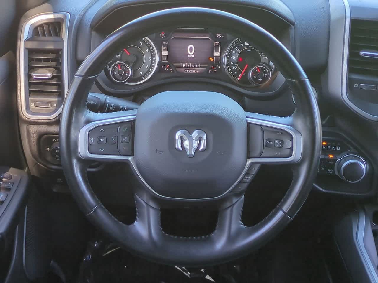 2022 RAM 1500 Big Horn Cabina Doble 4x4 Caja de 5'7''