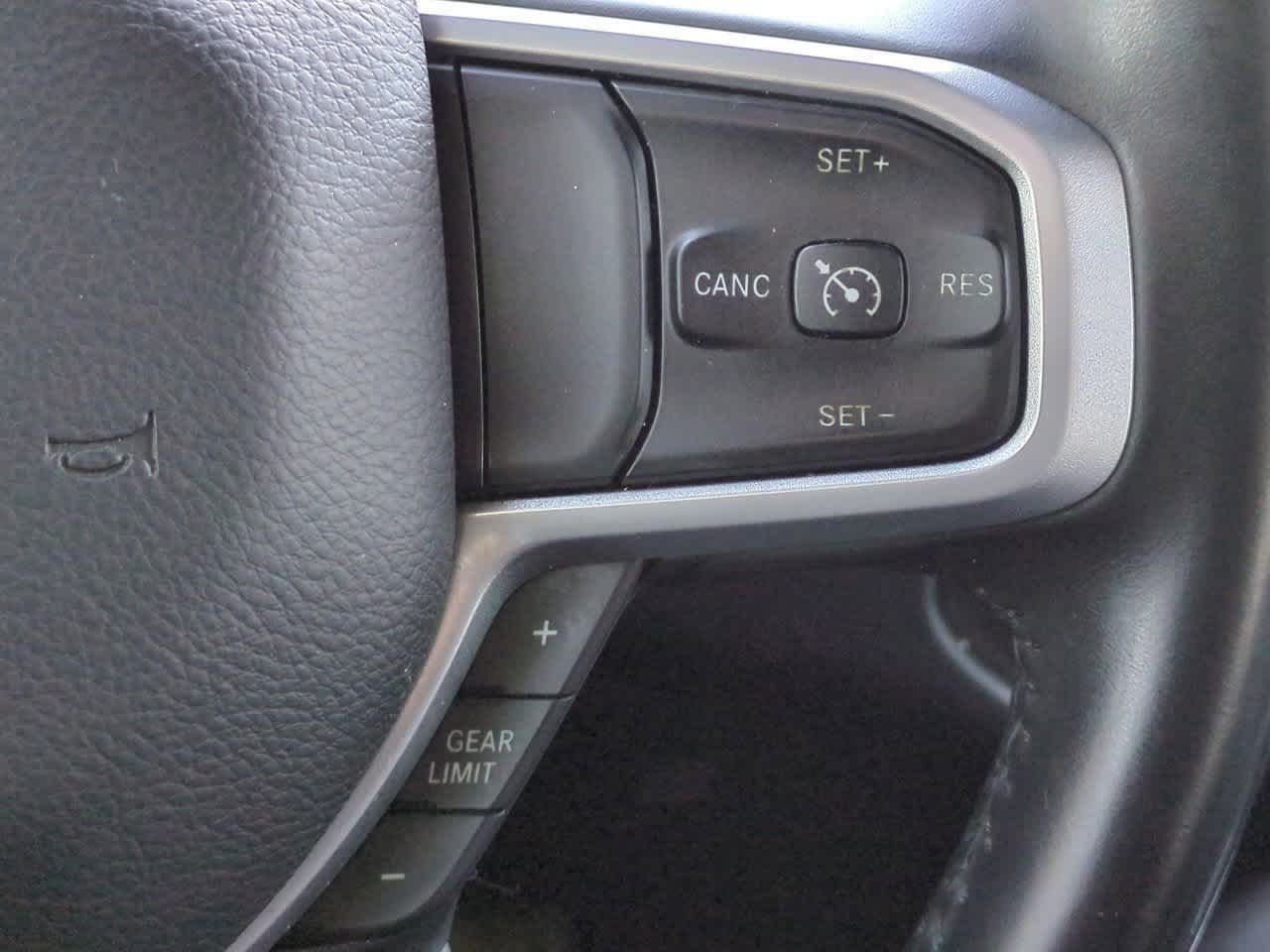 2022 RAM 1500 Big Horn Cabina Doble 4x4 Caja de 5'7''