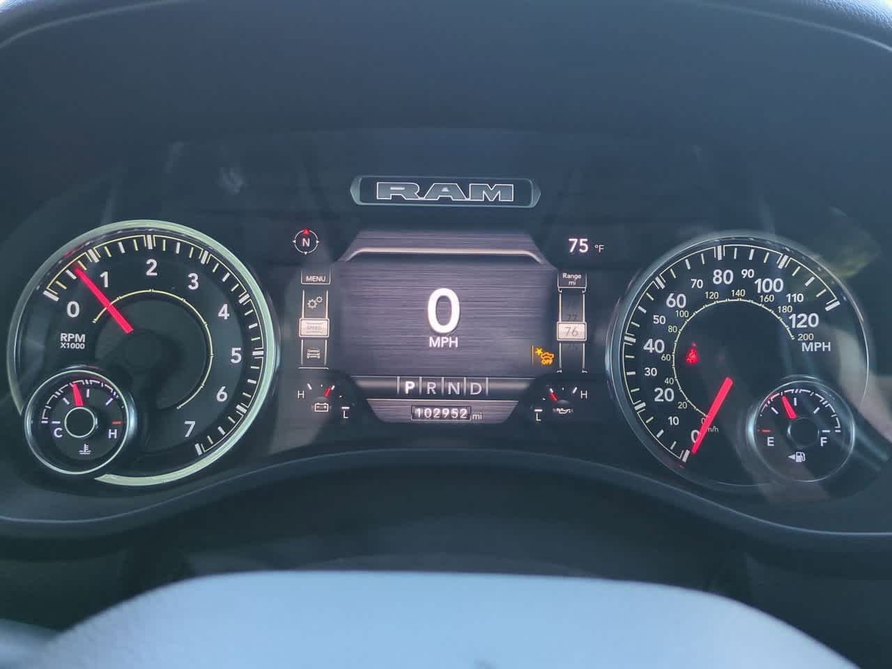 2022 RAM 1500 Big Horn Cabina Doble 4x4 Caja de 5'7''