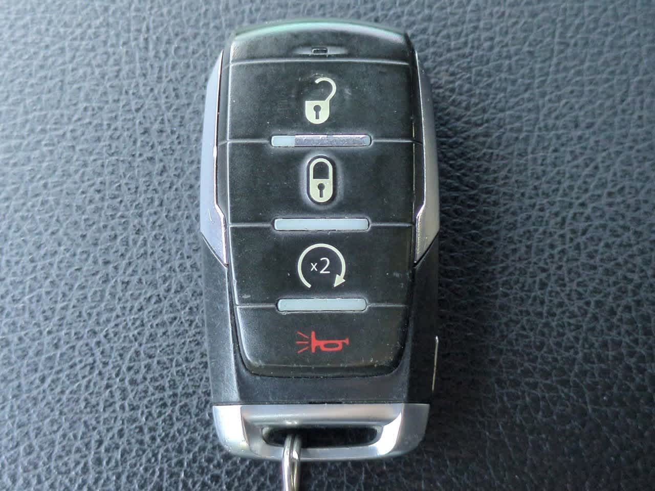 2022 RAM 1500 Big Horn Cabina Doble 4x4 Caja de 5'7''