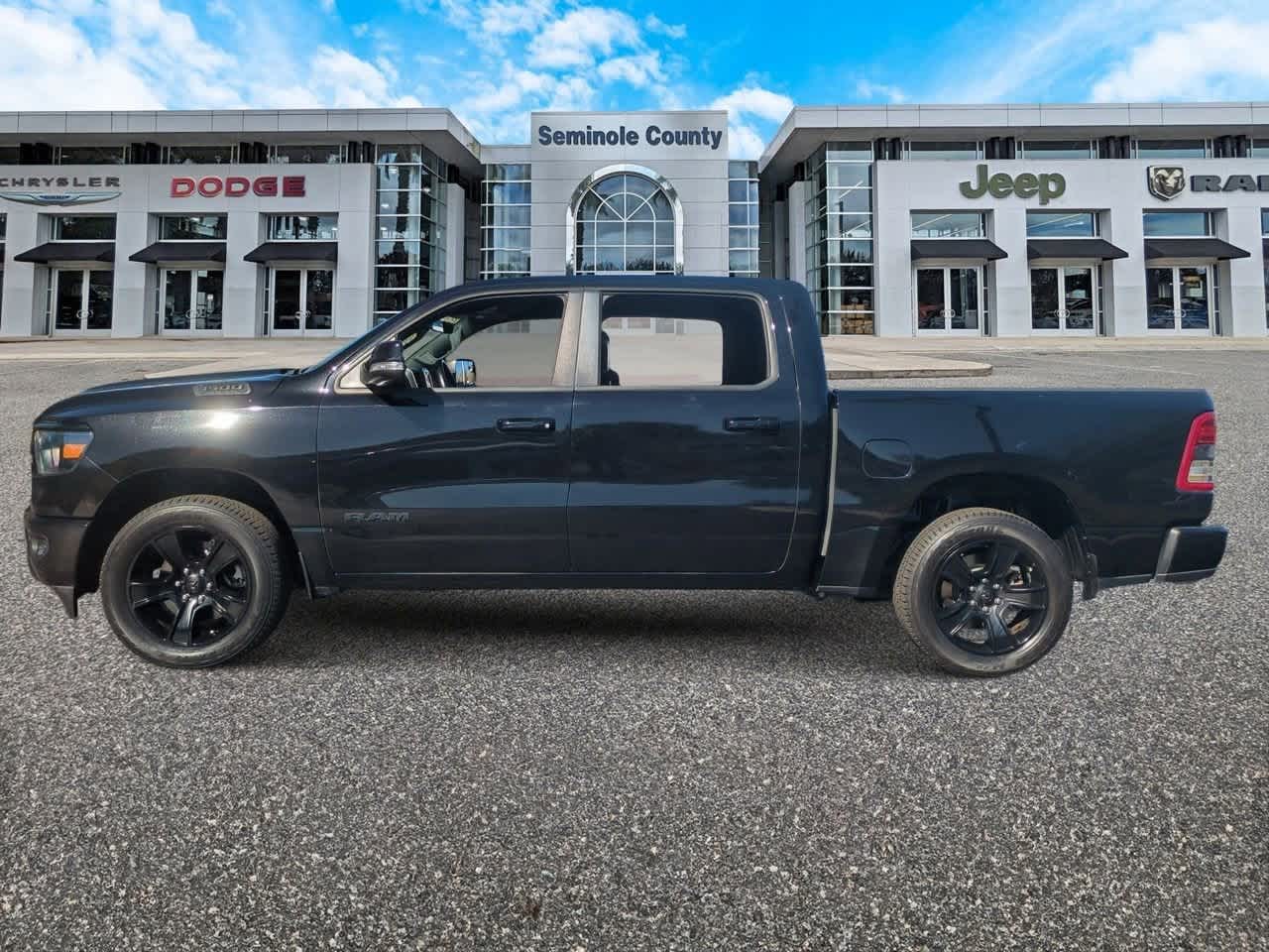 2022 RAM 1500 Big Horn Cabina Doble 4x4 Caja de 5'7''