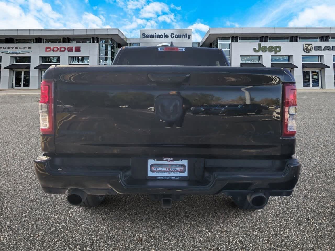 2022 RAM 1500 Big Horn Cabina Doble 4x4 Caja de 5'7''