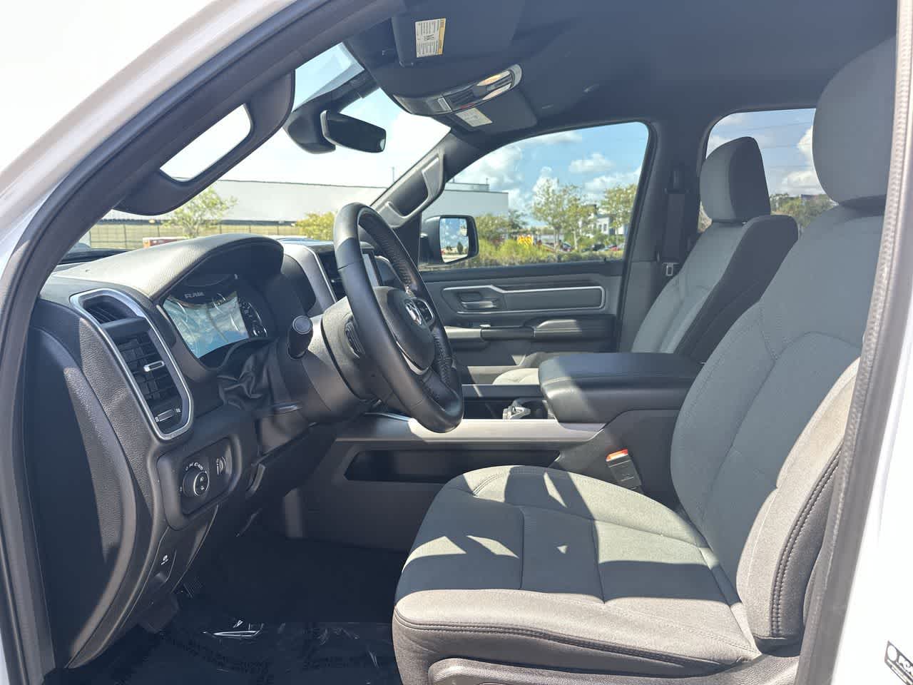 RAM 1500 Big Horn de 2023, cabina doble, tracción 4x4, caja de 1,70 m