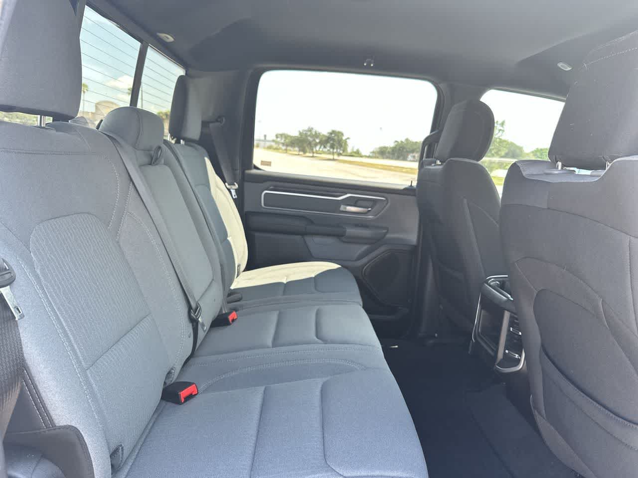 RAM 1500 Big Horn de 2023, cabina doble, tracción 4x4, caja de 1,70 m