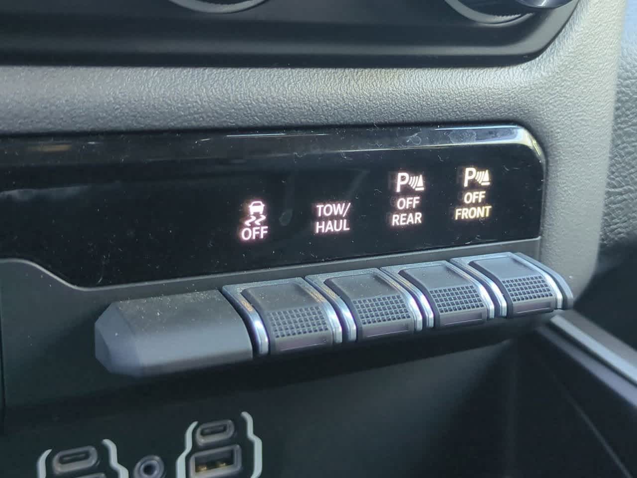 2022 RAM 1500 Big Horn Cabina Doble 4x4 Caja de 5'7''