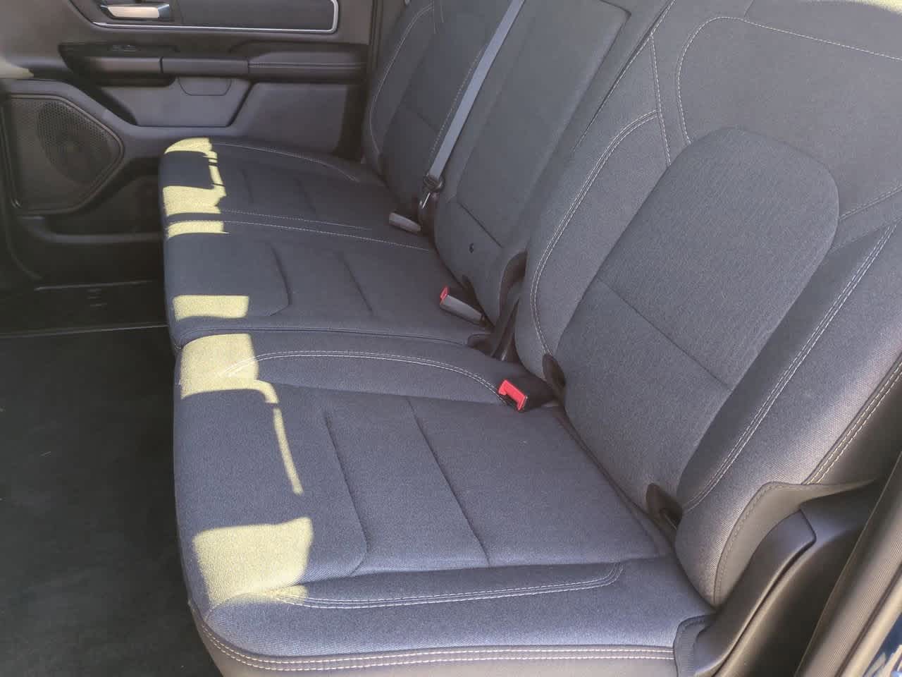 2022 RAM 1500 Big Horn Cabina Doble 4x4 Caja de 5'7''