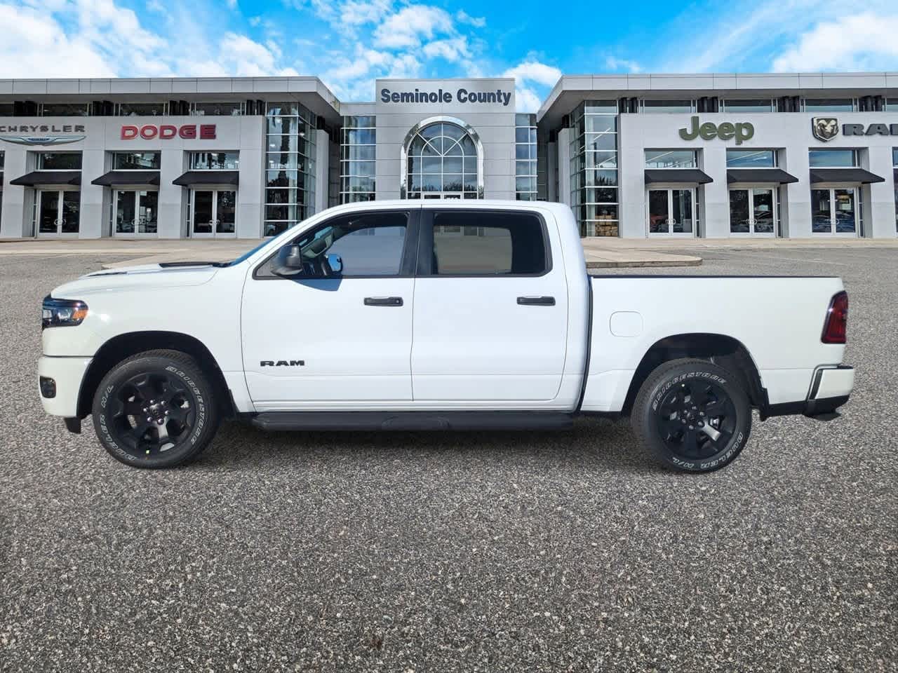 2026 RAM Ram 1500 RAM 1500 EXPRESS CREW CAB 4X4 5'7' BOX