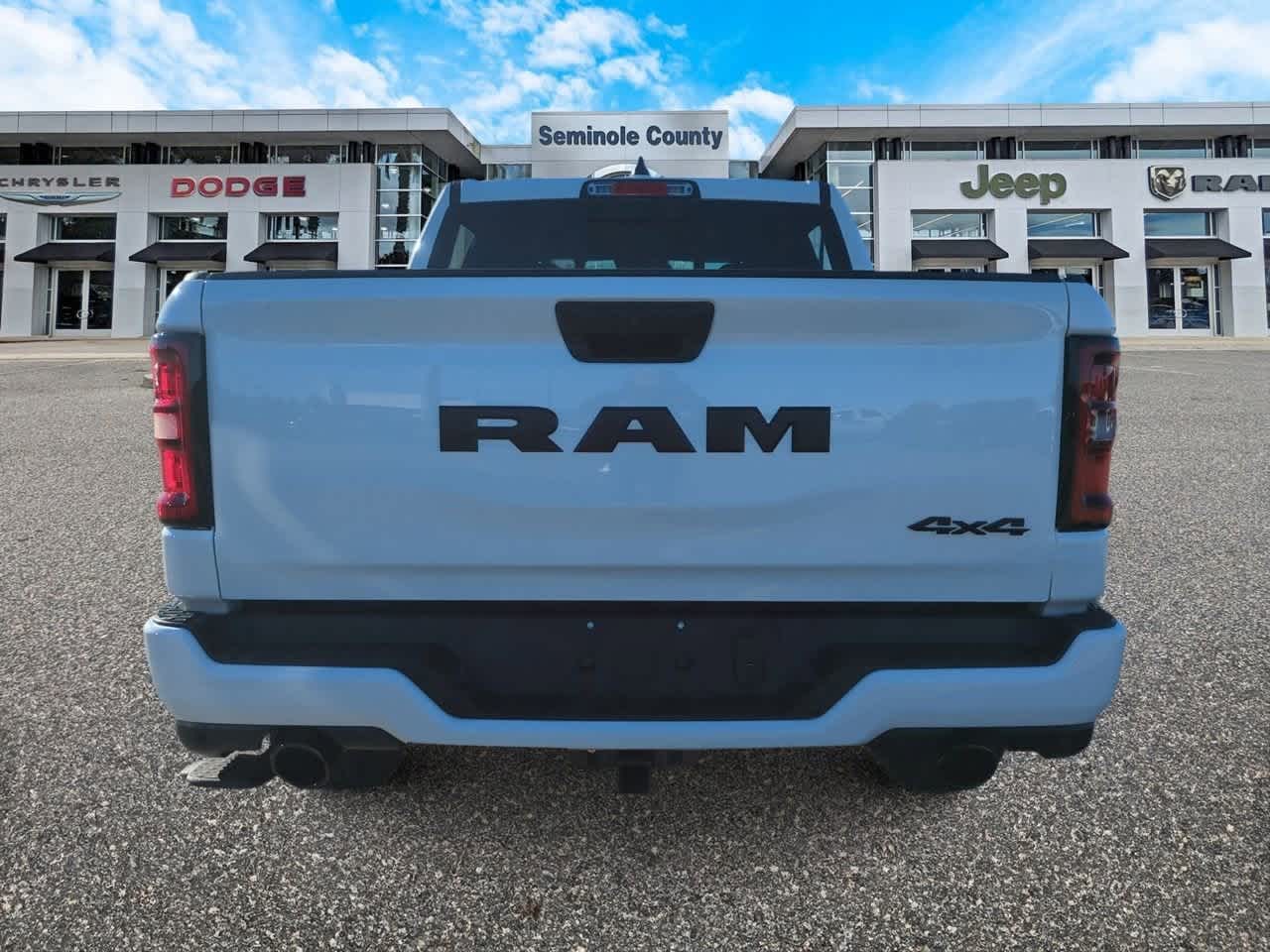 2026 RAM Ram 1500 RAM 1500 EXPRESS CREW CAB 4X4 5'7' BOX