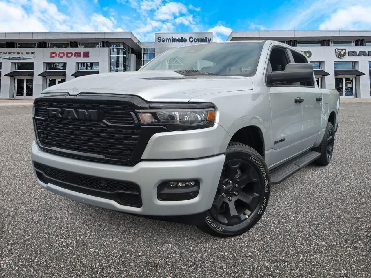 2026 RAM Ram 1500 RAM 1500 EXPRESS CREW CAB 4X4 5'7' BOX