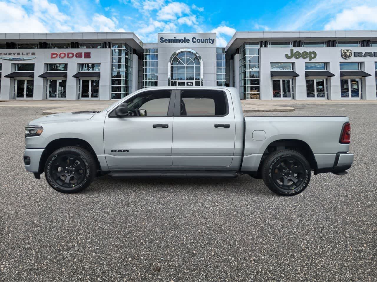 2026 RAM Ram 1500 RAM 1500 EXPRESS CREW CAB 4X4 5'7' BOX