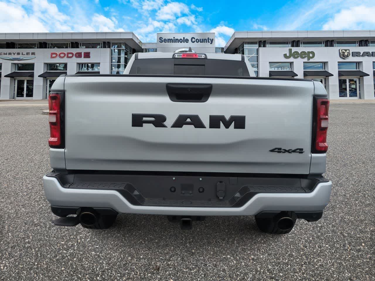 2026 RAM Ram 1500 RAM 1500 EXPRESS CREW CAB 4X4 5'7' BOX