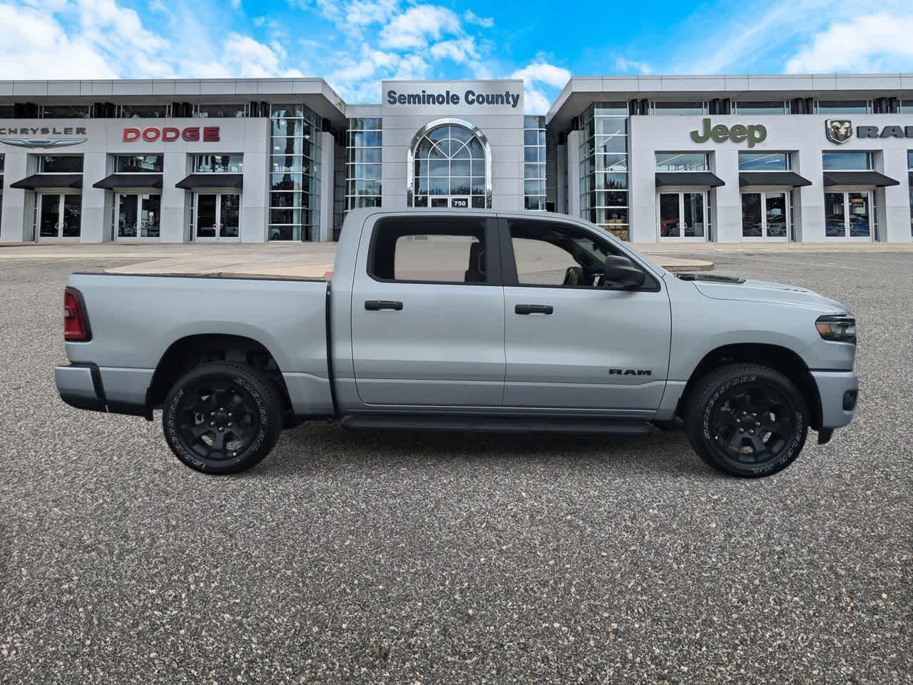 2026 RAM Ram 1500 RAM 1500 EXPRESS CREW CAB 4X4 5'7' BOX