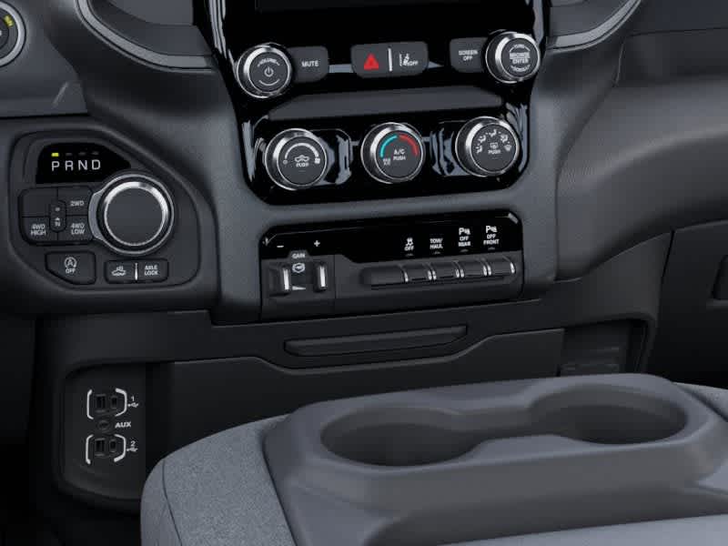 RAM 1500 WARLOCK de 2026, cabina doble, tracción 4x4 y caja de 1,70 m