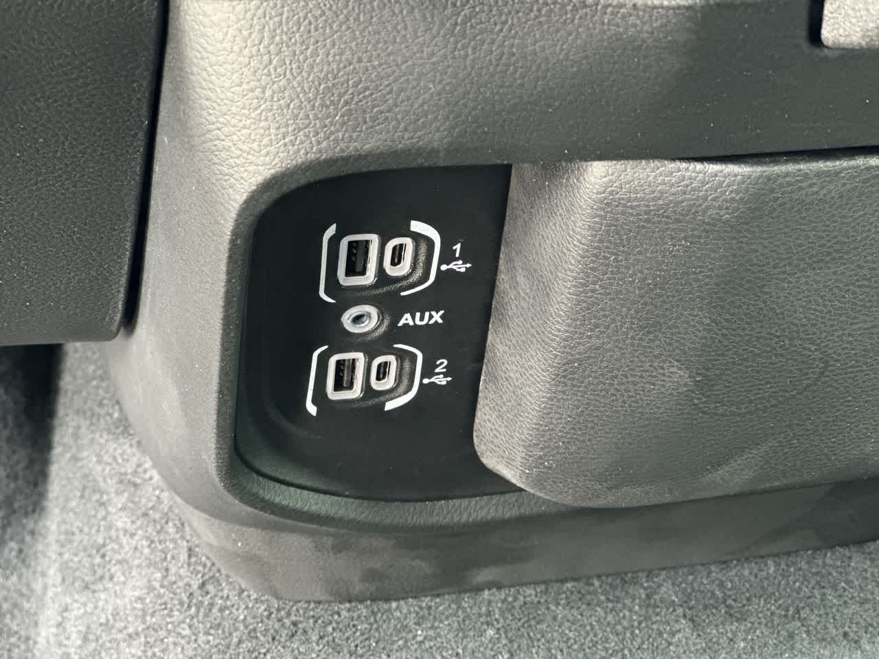 RAM 1500 de 2026, RAM 1500 WARLOCK, cabina doble, 4x4, caja de 5'7'