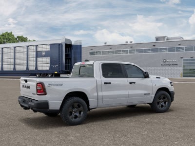 RAM 1500 WARLOCK de 2026, cabina doble, tracción 4x4 y caja de 1,70 m