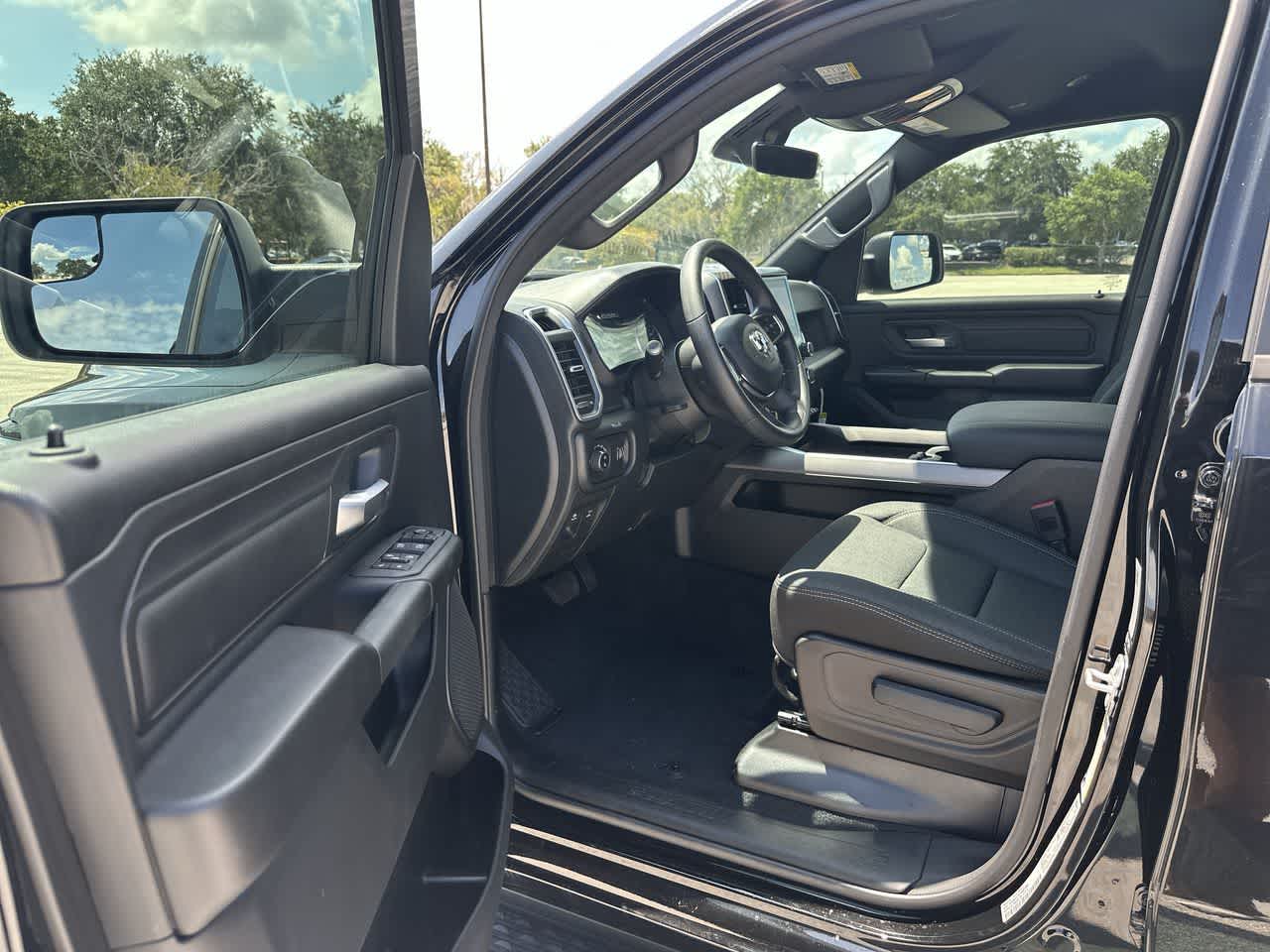 2026 RAM Ram 1500 RAM 1500 EXPRESS CREW CAB 4X4 5'7' BOX