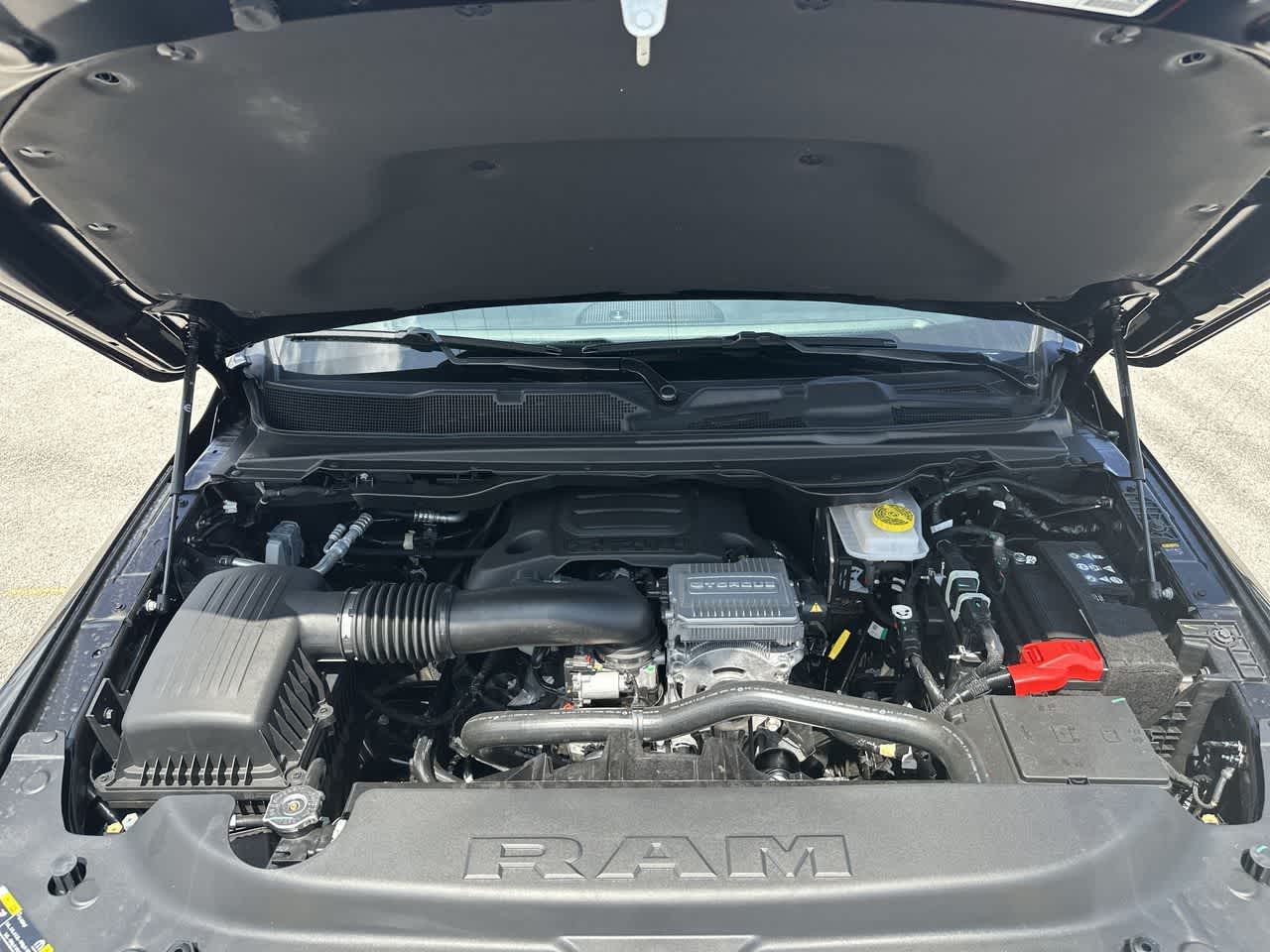 2026 RAM Ram 1500 RAM 1500 EXPRESS CREW CAB 4X4 5'7' BOX