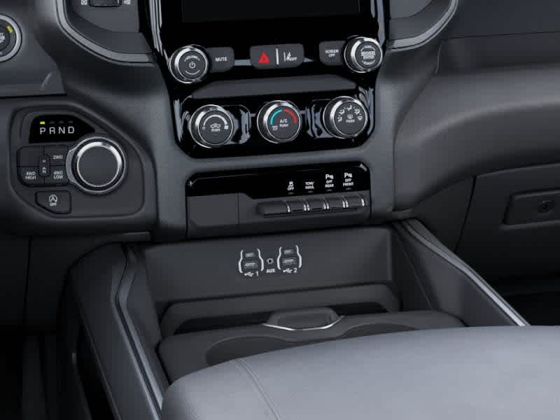 RAM 1500 de 2027, RAM 1500 EXPRESS, cabina doble, 4x4, caja de 5'7'
