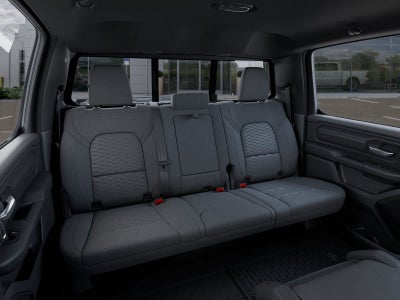 RAM 1500 WARLOCK de 2026, cabina doble, tracción 4x4 y caja de 1,70 m