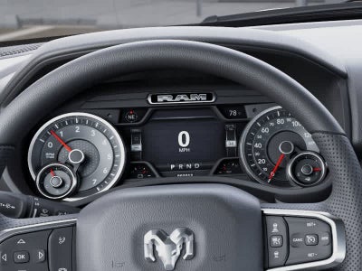 RAM 1500 WARLOCK de 2026, cabina doble, tracción 4x4 y caja de 1,70 m