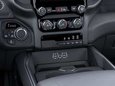 RAM 1500 de 2026, RAM 1500 EXPRESS, cabina doble, 4x4, caja de 5'7'