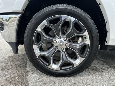 RAM 1500 Limited Crew Cab 4x4 5'7' Caja 2020