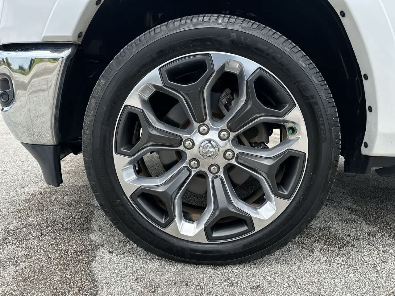 RAM 1500 Limited Crew Cab 4x4 5'7' Caja 2020