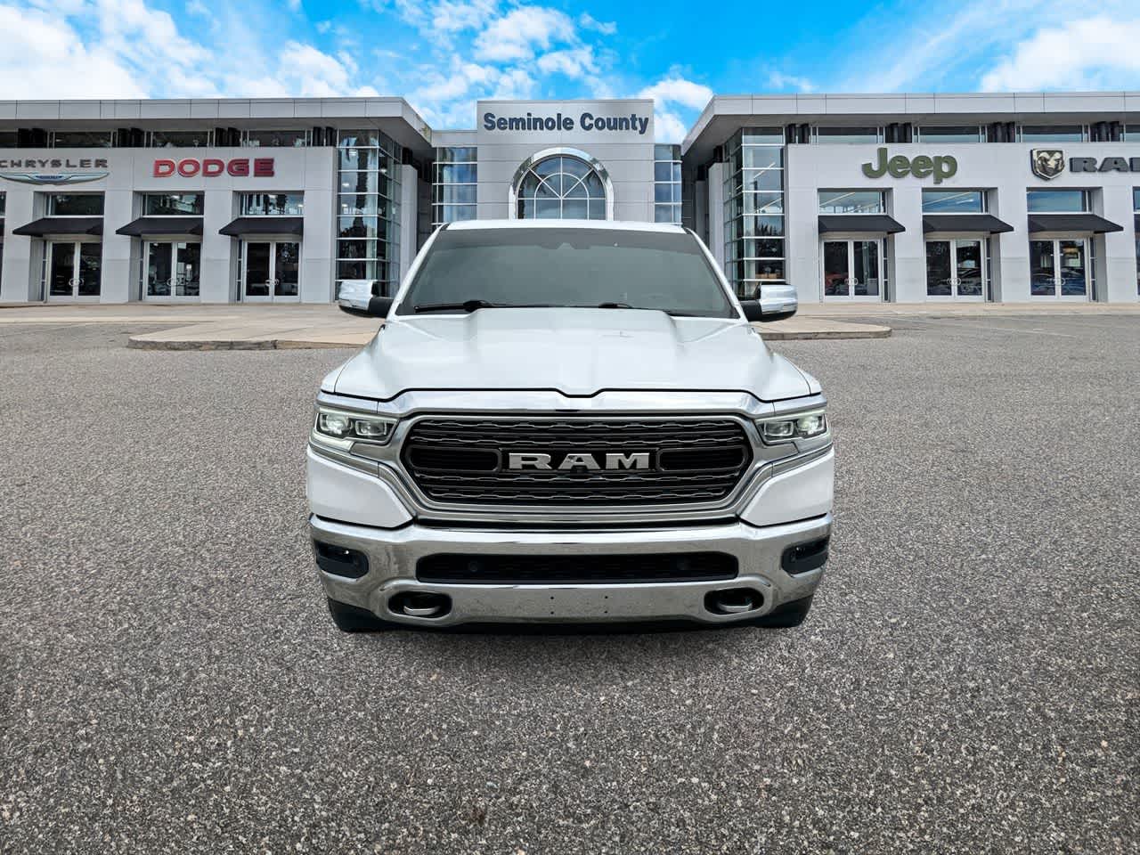 RAM 1500 Limited Crew Cab 4x4 5'7' Caja 2020
