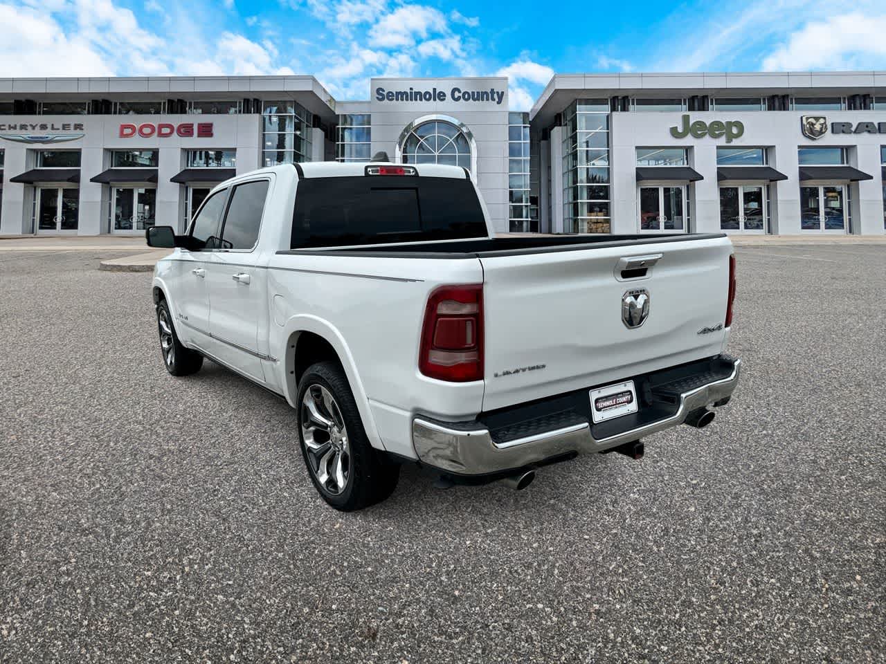 RAM 1500 Limited Crew Cab 4x4 5'7' Caja 2020