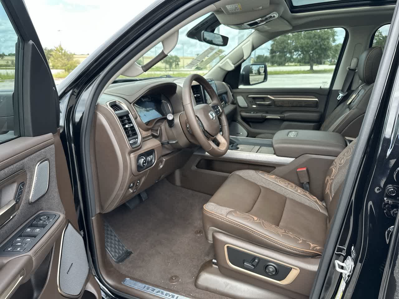 RAM 1500 de 2027, RAM 1500 LIMITED LONGHORN, cabina doble, 4x4, caja de 5'7'