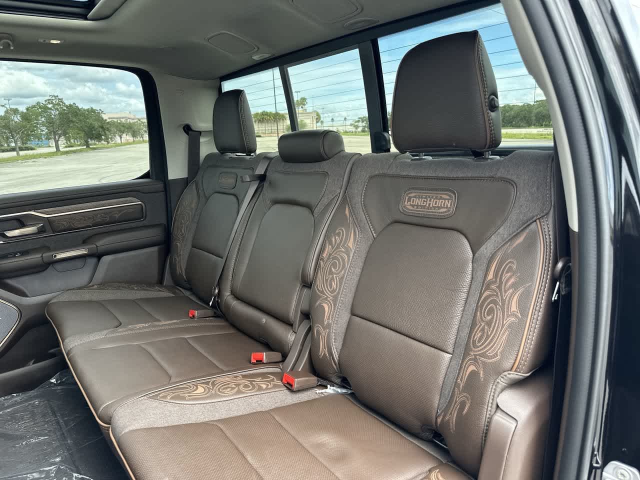 RAM 1500 de 2027, RAM 1500 LIMITED LONGHORN, cabina doble, 4x4, caja de 5'7'