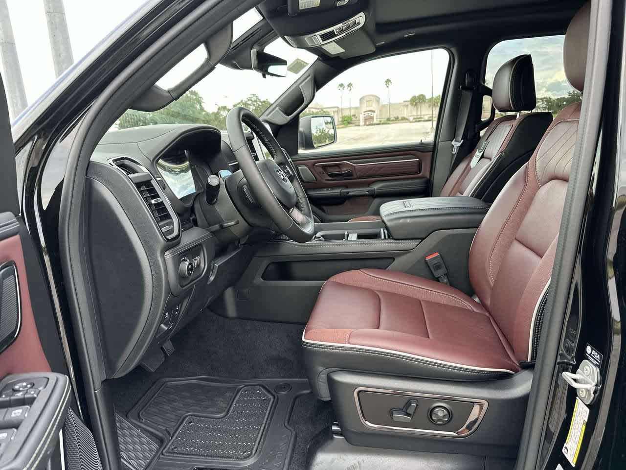 RAM 1500 de 2027, RAM 1500 LIMITED, cabina doble, 4x4, caja de 5'7'